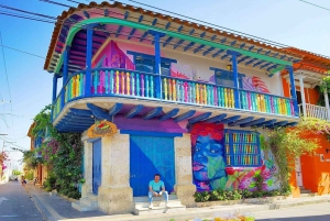 Cartagena: Explora a cidade a bordo de uma chiva tipica (um autocarro típico local)