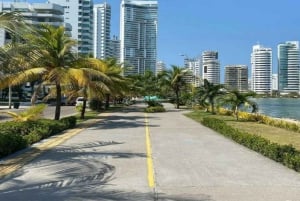 Cartagena: Explora a cidade a bordo de uma chiva tipica (um autocarro típico local)