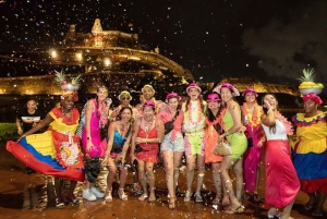 Cartagena: Funny PartyBus with dance floor and good music!
