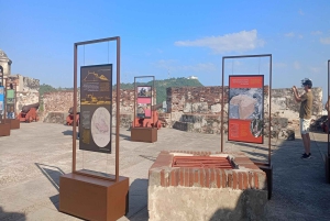 Cartagena: CityTour Histórico en Autobús Chiva ¡Con Guía!
