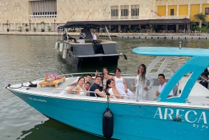 Cartagenassa: Cartagena: Yksityinen auringonlasku- ja yöveneajelu