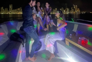 Cartagenassa: Cartagena: Yksityinen auringonlasku- ja yöveneajelu