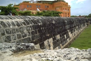 Cartagena: Private Walking Tour in the Old City & Getsemani