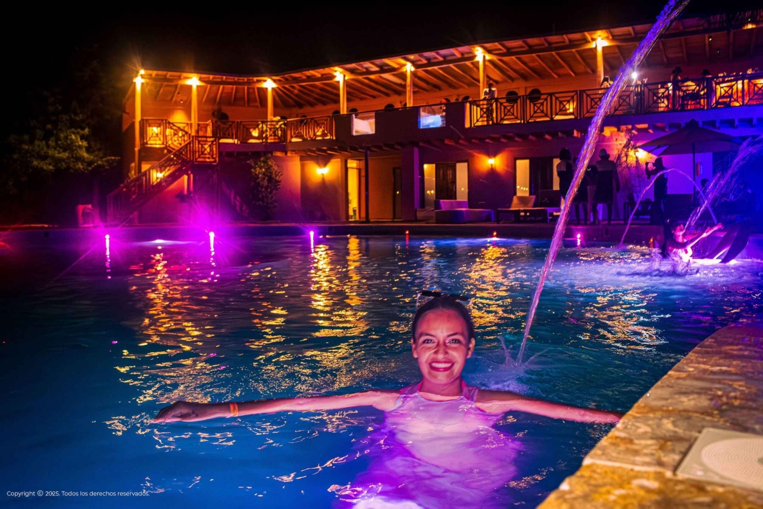 Cartagena: Fiesta en el atardecer en bote y club de playa