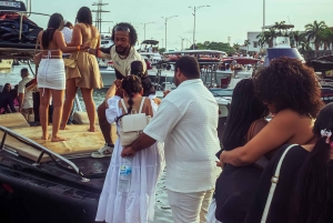 Cartagena: Fiesta en el atardecer en bote y club de playa
