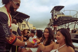 Cartagena: Fiesta en el atardecer en bote y club de playa