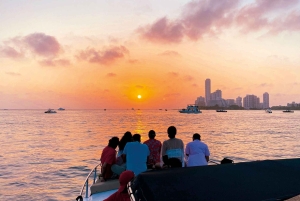 Cartagena: Fiesta en el atardecer en bote y club de playa