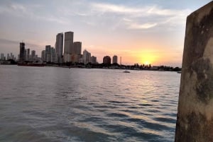 Cartagena: Sunset boat ride on the bay with an open bar and a musical show!
