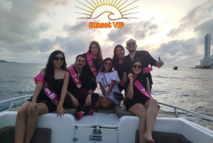 Cartagena: Sunset VIP Bay Tour with Open Bar, and Club