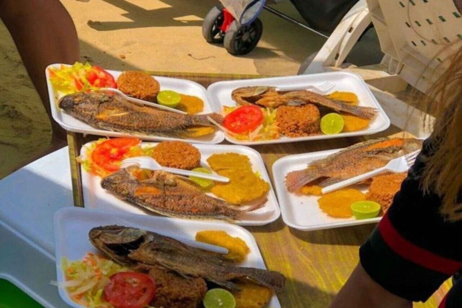 Cartagena: Traditional Daytour to Playa Blanca By Bus!