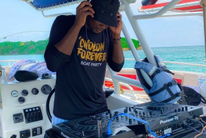 Cartagena's Legendary Boat Party: Full Day in Cholón