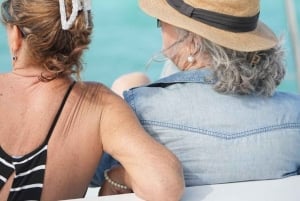 Круиз на катамаране к острову Иль-о-Серф и водопаду GRSE