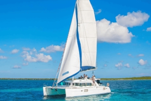 Katamaranutflykt till Isla Mujeres från Cancun All Inclusive