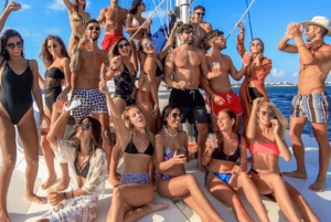 Katamaranutflykt till Isla Mujeres från Cancun All Inclusive