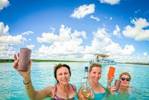 コスタマヤ発チャチョベン遺跡とバカラルラグーンのボートツアー