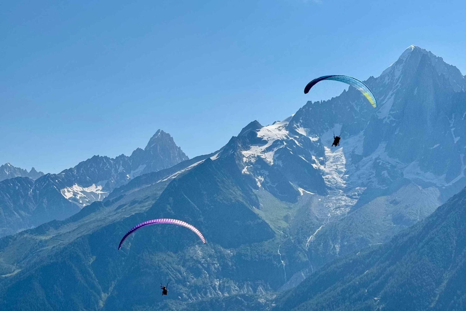 Chamonix: Tandem paragliding flight facing Mont Blanc