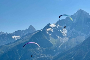 Chamonix: Tandem paragliding flight facing Mont Blanc