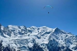 Chamonix: Tandem paragliding flight facing Mont Blanc