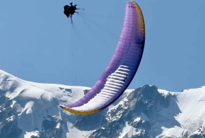 Chamonix: Tandem paragliding flight facing Mont Blanc