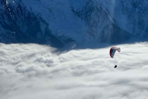 Chamonix: Tandem paragliding flight facing Mont Blanc