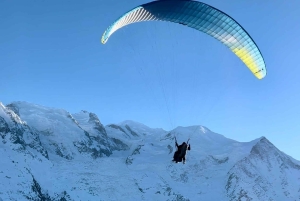 Chamonix: Tandem paragliding flight facing Mont Blanc