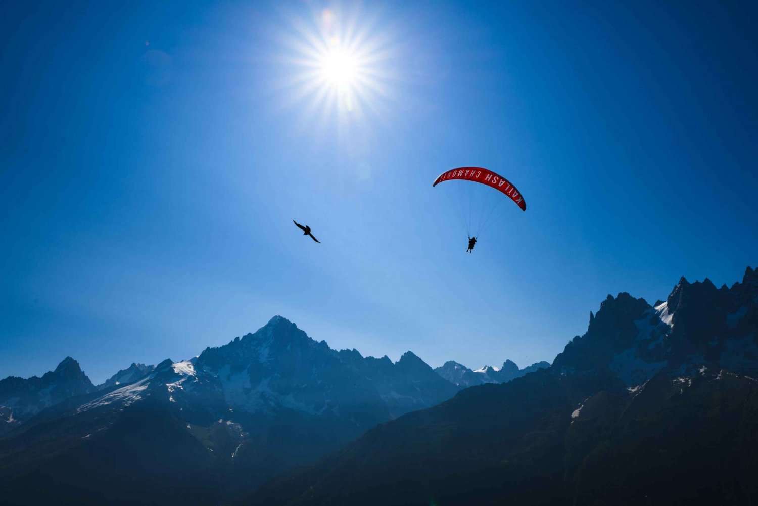 Paragliding-above-Mont-Blanc