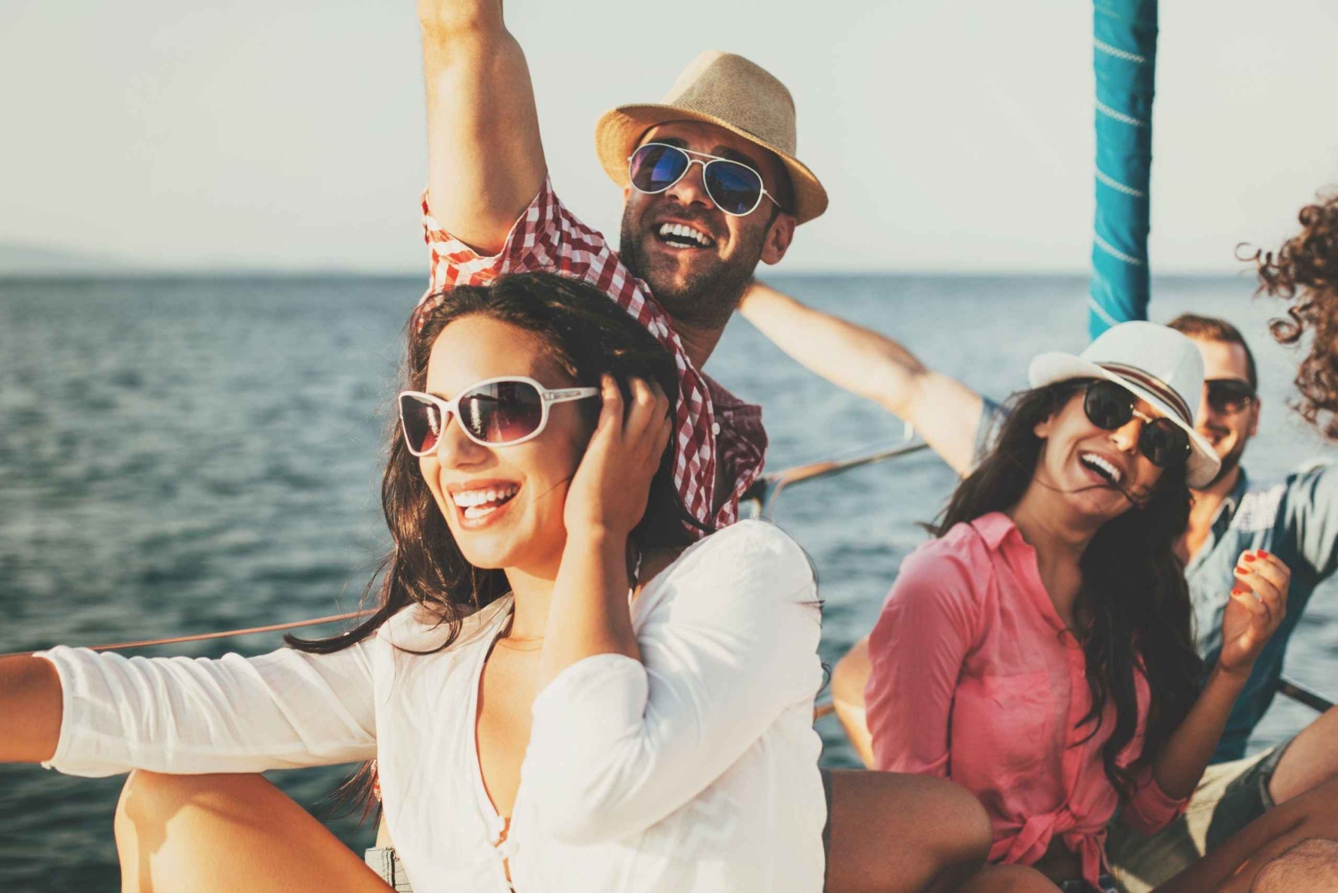 Круиз с шампанским и лобстерами