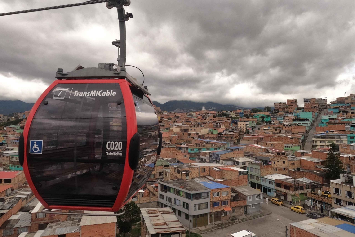 Ciudad Bolívar district by cable car, tour, and graffiti workshop