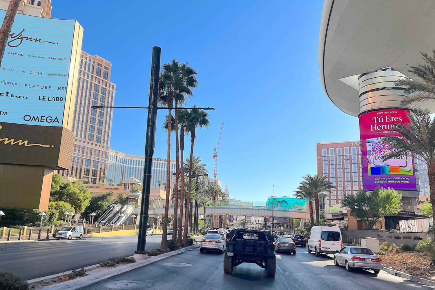 Yhdistelmä: Las Vegas Strip, autiomaa ja historia – Hummer-kierros