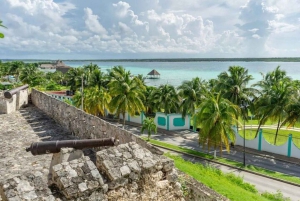 Costa Maya: Aventura en Barco por la Laguna y el Cenote de Bacalar