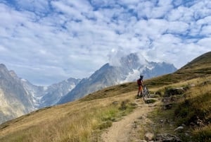 Courmayeur: Ebike Tour in Val Ferret up to Rifugio Elena