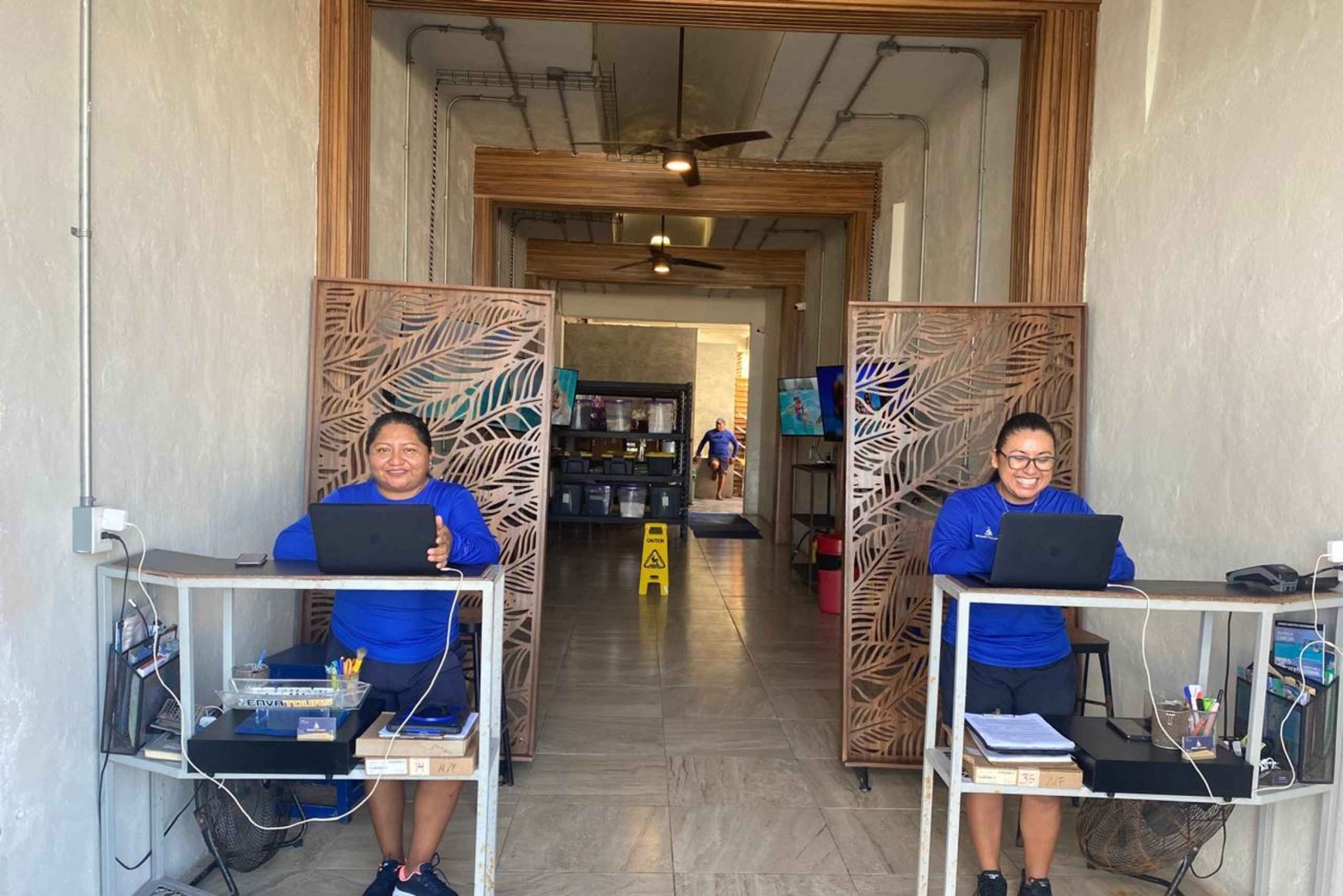 Cozumel: Transparent Boat Tour with Snorkeling and 2 Beers