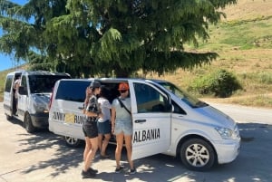 Daglig tur til: Blue Eye, kloster, Gjirokaster og Lekursi Slot