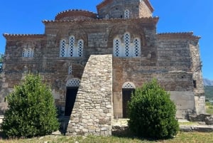 Daglig tur til: Blue Eye, kloster, Gjirokaster og Lekursi Slot