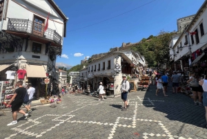 Daglig tur til: Blue Eye, kloster, Gjirokaster og Lekursi Slot