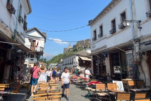 Daglig tur til: Blue Eye, kloster, Gjirokaster og Lekursi Slot