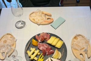 اكتشف شاموني مع أحد السكان المحليين واستمتع بمقبلات فرنسية