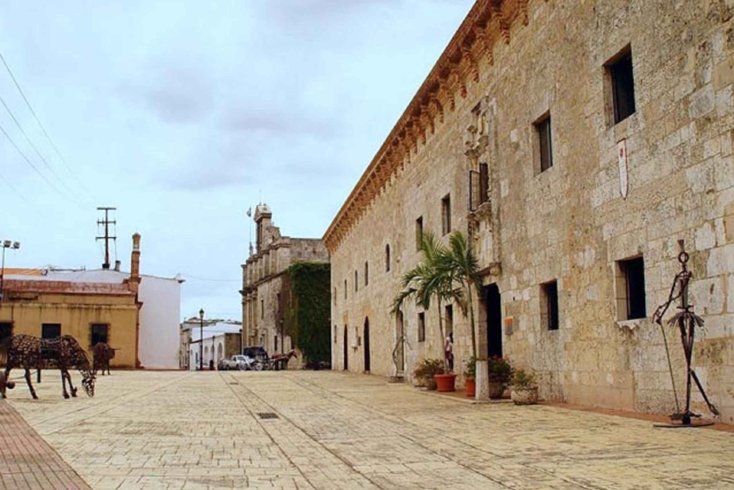Discover Santo Domingo: Colonial History, Monuments & Lunch