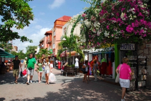 Discover the essence of playa del carmen: tequilera, jewelry and 5th avenue.