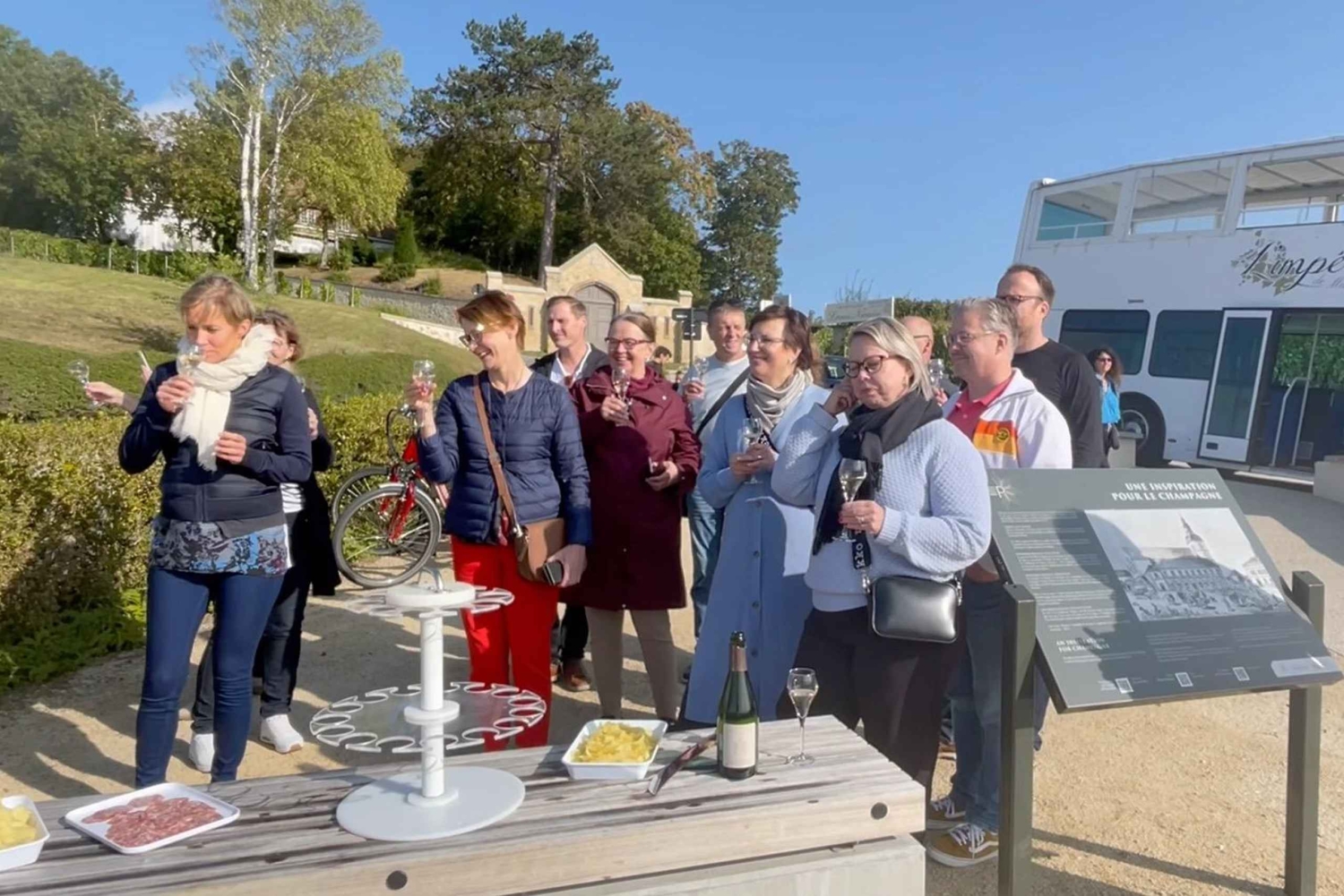 Épernay: tour in autobus panoramico con 3 degustazioni di champagne