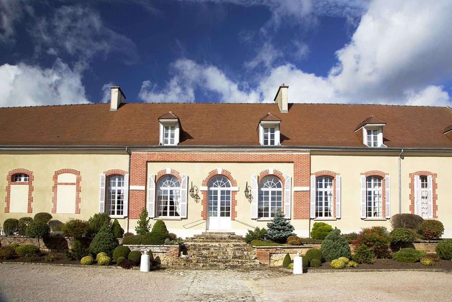 Эперне: экскурсия по погребу шампанского с дегустацией