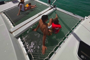 Fajardo: Dagskryssning med katamaran till Palomino Island med lunch