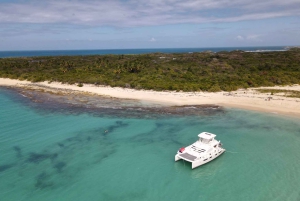 Fajardo: Private 47-F Catamaran Cruise with Drinks and Snack
