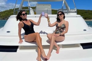 Fajardo: Private 47-F Catamaran Cruise with Drinks and Snack