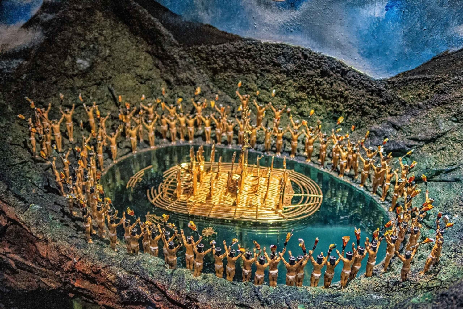 From Bogota: Explore the town of Guatavita, the lagoon and the 'Casa Loca'.