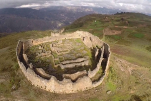 Från Cajamarca: Markahuamachuco 'Nordens Machu Picchu'.