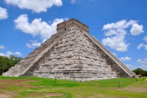 Von Cancun aus: Chichen Itza, Cenote & Valladolid Tagestour