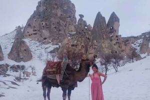 Однодневная поездка из Каппадокии: катание на верблюдах на рассвете или закате