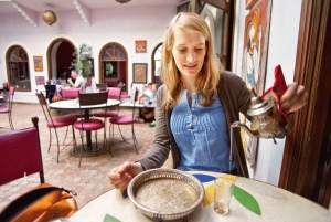 カサブランカ発：マラケシュ市内観光ツアー（ラクダ乗り体験付き）