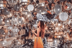 カサブランカ発：マラケシュ市内観光ツアー（ラクダ乗り体験付き）